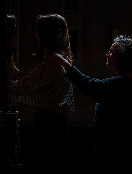 Young women in Indian thread celebrating a bachelorette party at the Dans le Noir ? restaurant